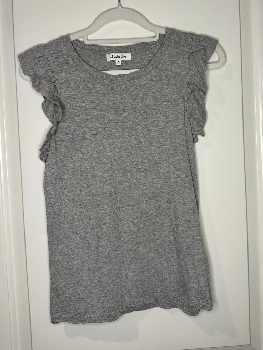 Another Love, Heather Gray Ruffle Sleeve Women's Top, size Small